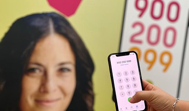 Informations sur le service d'assistance téléphonique aux femmes.