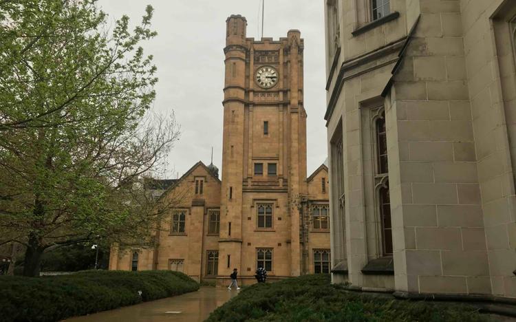 Old arts building sur le campus de Parkville de l'Université de Melbourne. crédit - Arthur Lussiana