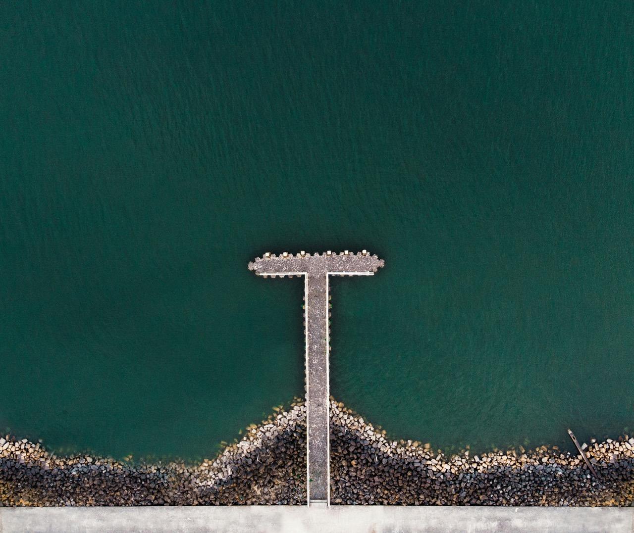 digue sur la cote neerlandaise