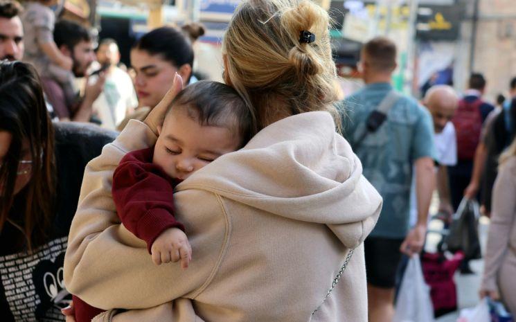 Mère seule avec son enfant