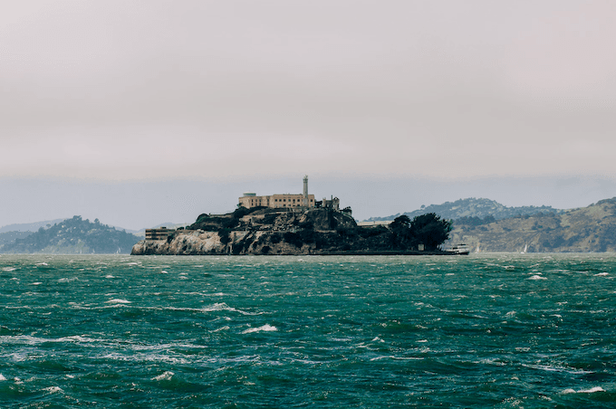 La prison d’Alcatraz aux États-Unis, le le 21 avril 2021. Crédit : Shelby Cohron (@scohron) via Unsplash.