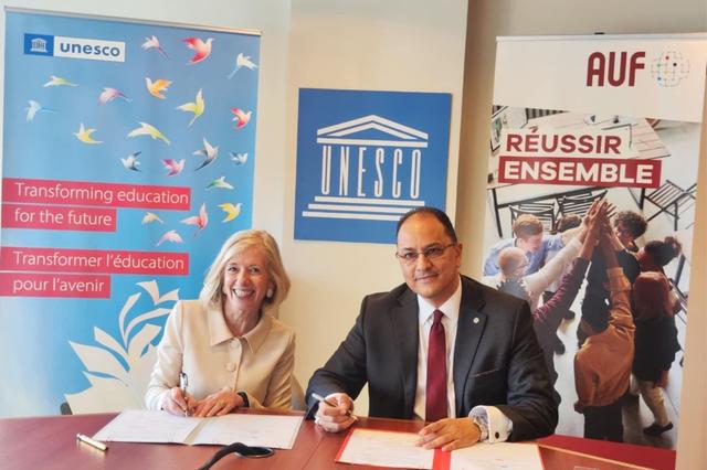 M Slim Kahlbous, recteur de l'AUF et Mme Stefania Giannini la Secrétaire générale adjointe de l'UNESCO en charge de l'éducation et ancienne ministre de l'éducation et des universités en Italie