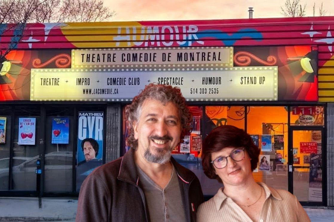 Jamin et Maïva devant leur théâtre
