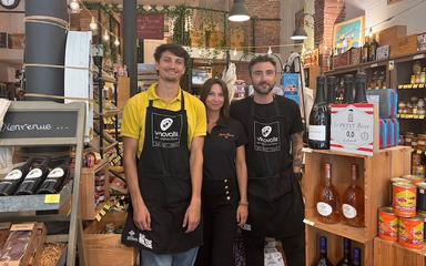 Sacha, Marion et Vincent, l'équipe de Maison Puyvalin à Barcelone, le 1er juillet 2025.