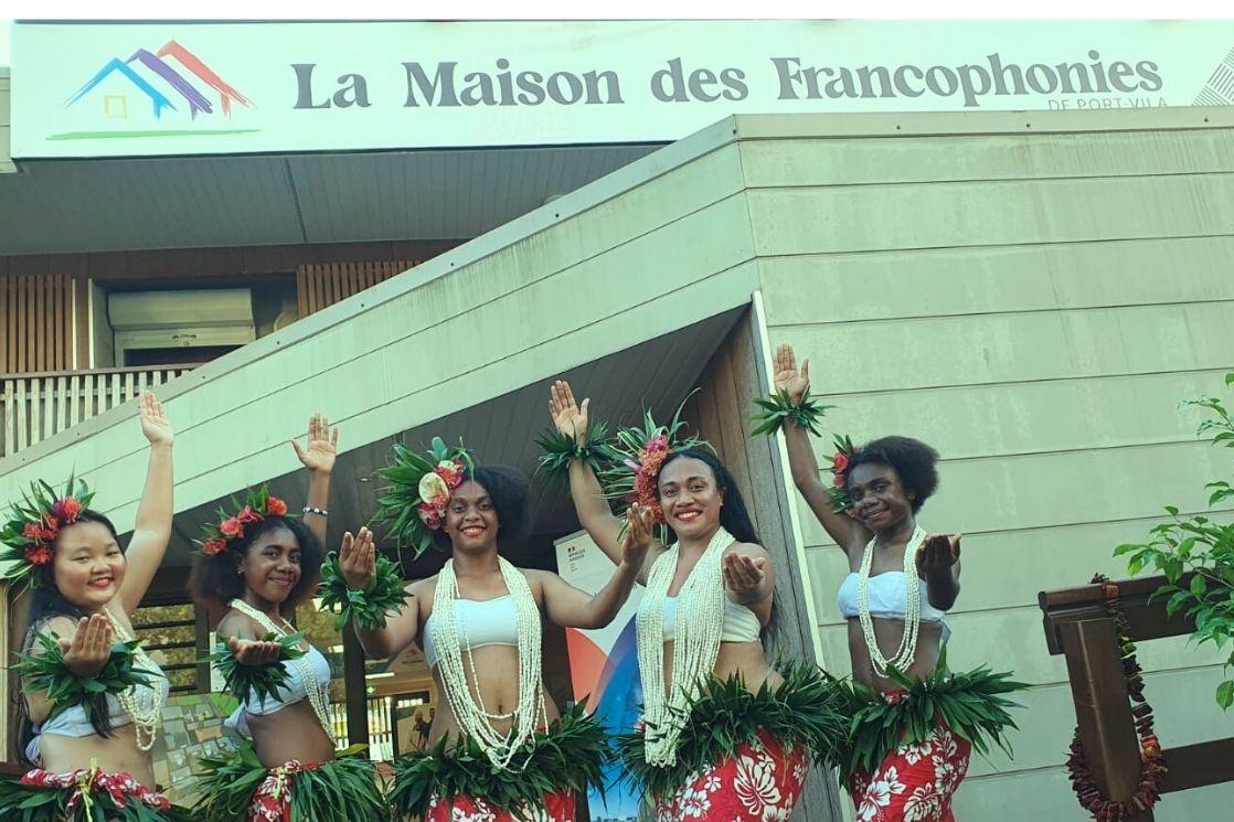 Troupe de danse Poerava lors de l'inauguration de la Maison des Francophonies de Port-Vila 