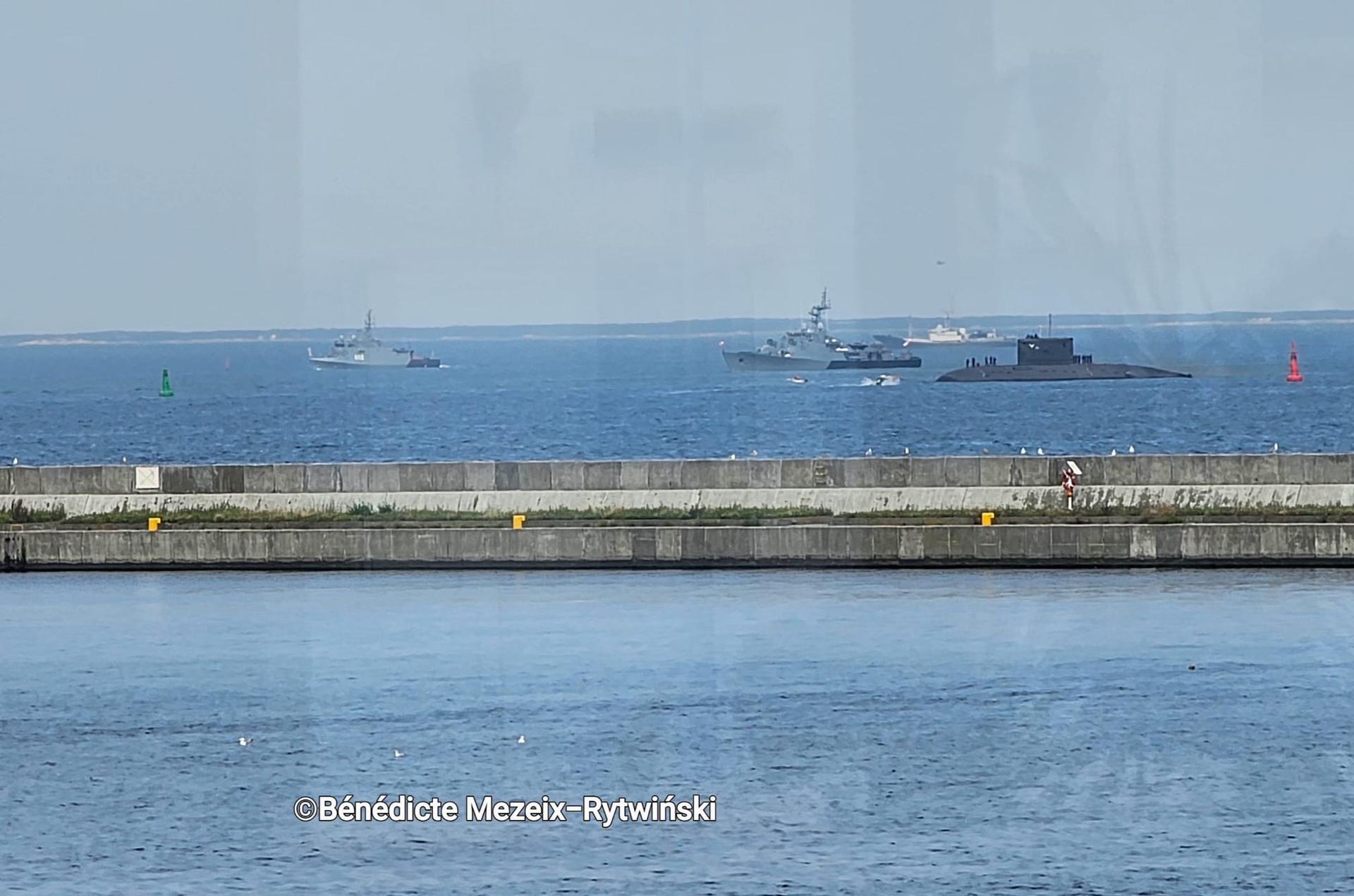 Sous-marin polonais ORP « Orzeł » en surface : photo du navire emblématique de la marine militaire polonaise  
