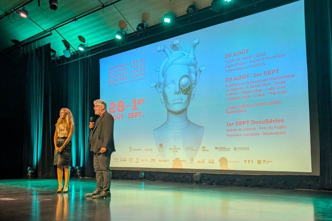 Louis Choquette sur la scène de MontrealSeries