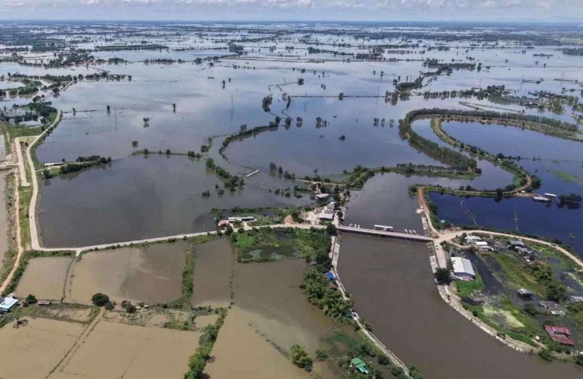 Thaïlande inondée près d’un barrage