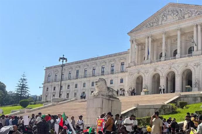 Parlamento_Manifestacao