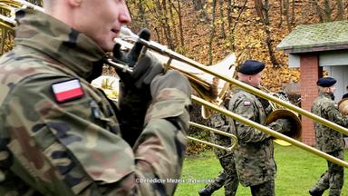 Photo de soldats polonais jouant en fanfare