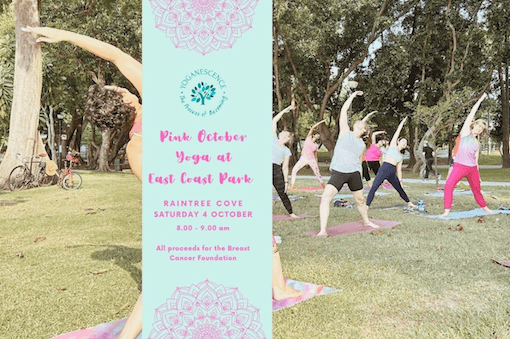 Des personnes font du yoga