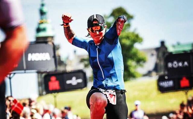 Emilie Mullier sur la finish line d'un Iron Man