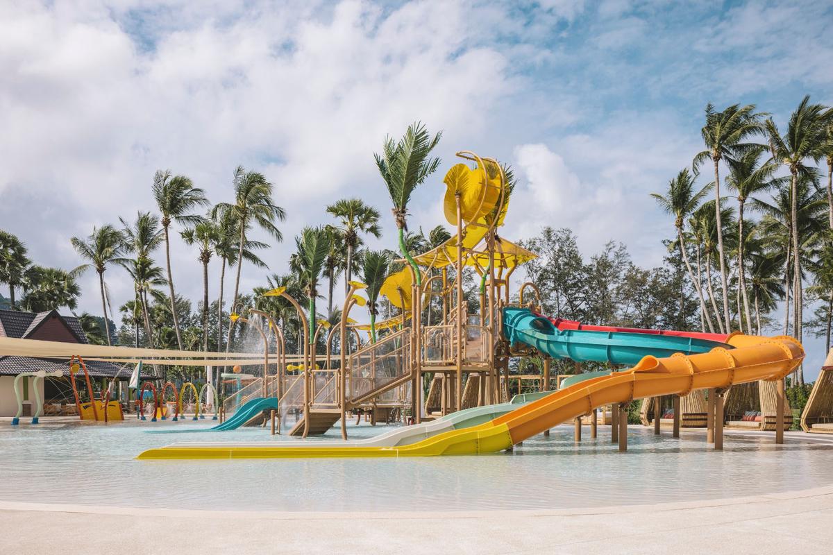 Toboggans multicolores au Club Med Phuket