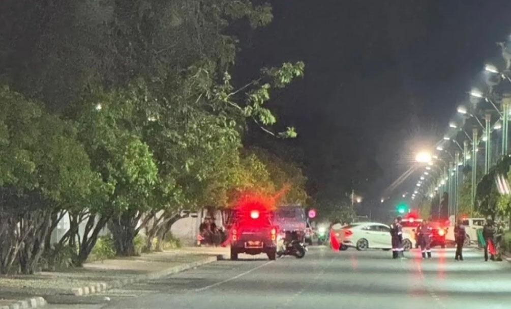 Rue bloquée après explosion à Yala, Thaïlande 