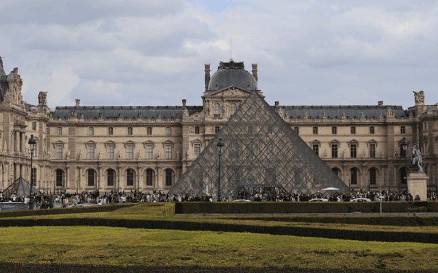 Vol du Louvre