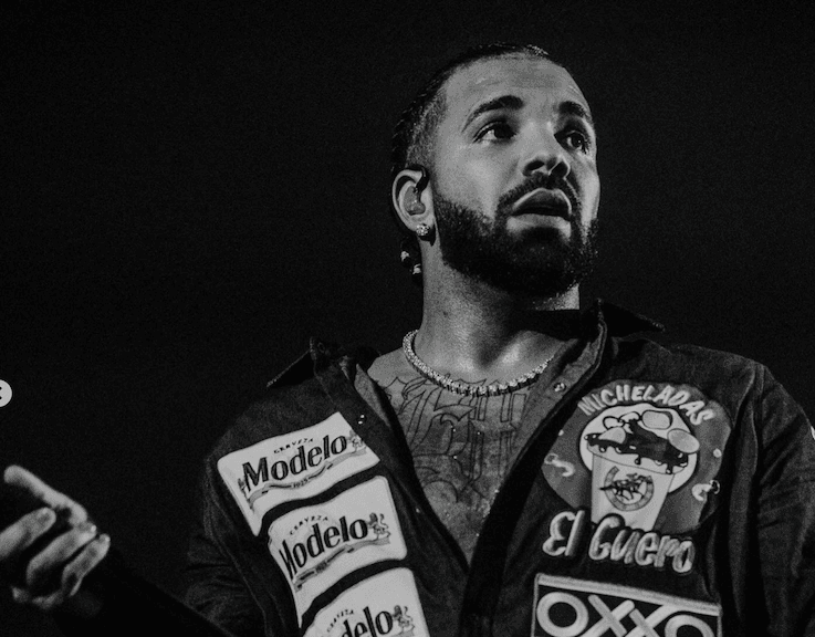 visuel Drake concert noir et blanc 