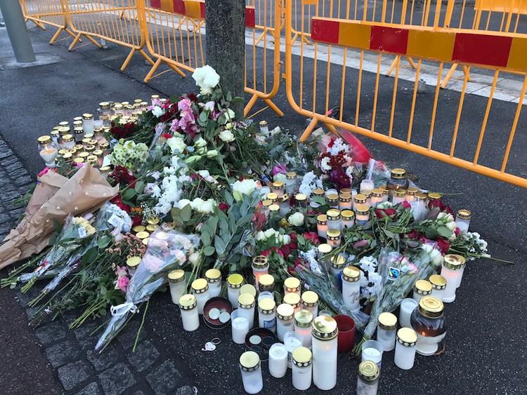 Hommages à Stockholm après l'accident de bus