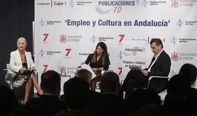 La conseillère Patricia del Pozo avec le maire de Cordoue, José María Bellido, dans le cadre du forum «Emploi et culture en Andalousie»