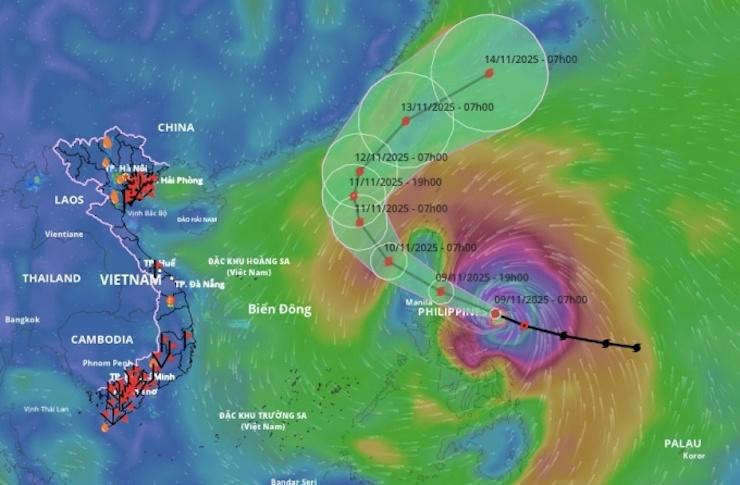 Le typhon Fung-Wong s’affaiblit et s’éloigne du Vietnam