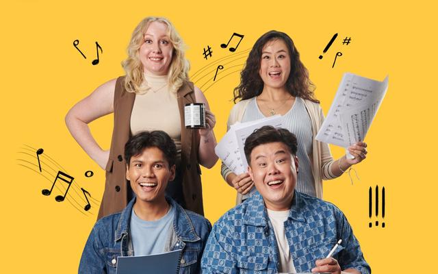 Quatre comédiens de la comédie [title of show] sur un fond jaune semblent chanter.