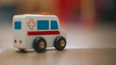 photo petit jouet ambulance 