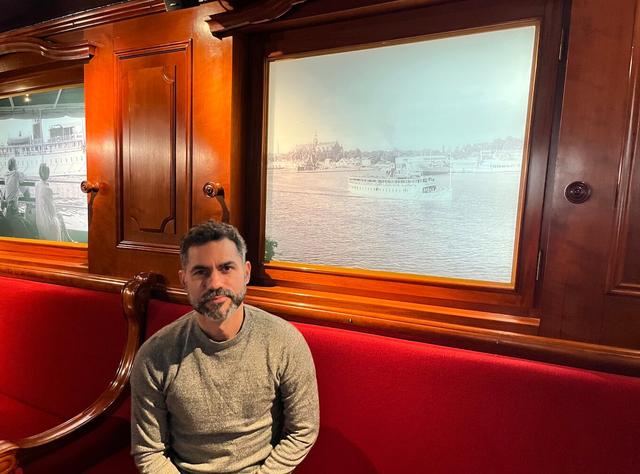 Gabriel Mascaro lors d'une interview pour le petit journal stockholm