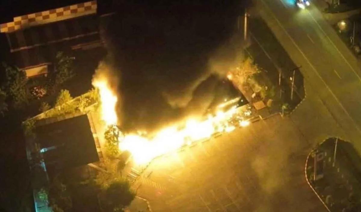 Station-service en feu