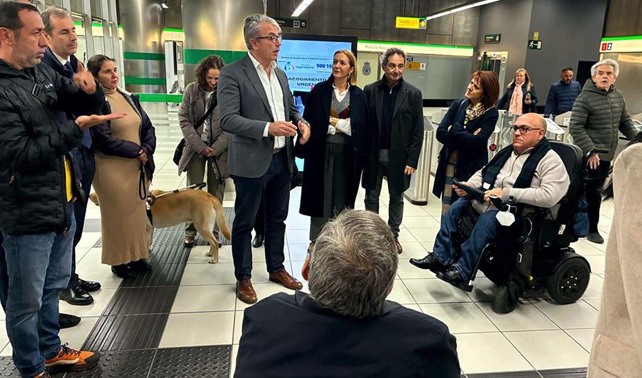 Dans le métro de Malaga, nouveau service en langue des signes.