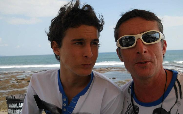 De gauche à droite : Tom Félix et son père Jean-Luc Félix.