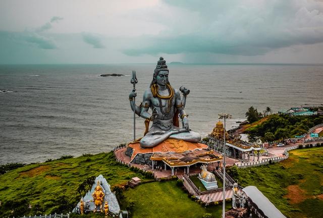 statue-shiva-bali-océan