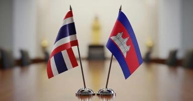 Drapeaux thaï et cambodgien 