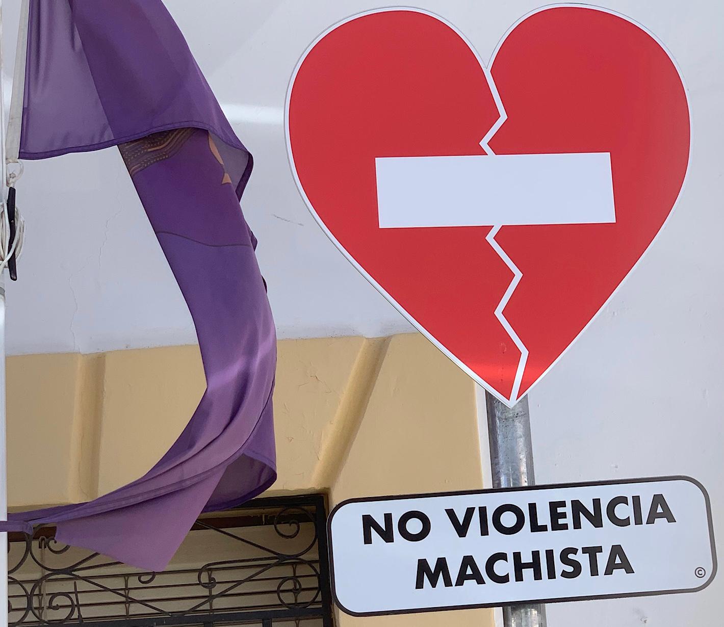 Panneau pour lutter contre violences femmes 