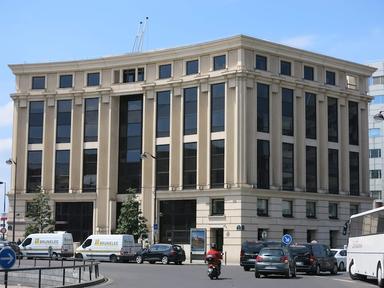 Le siège de l'AEFE à Paris, place de Catalogne