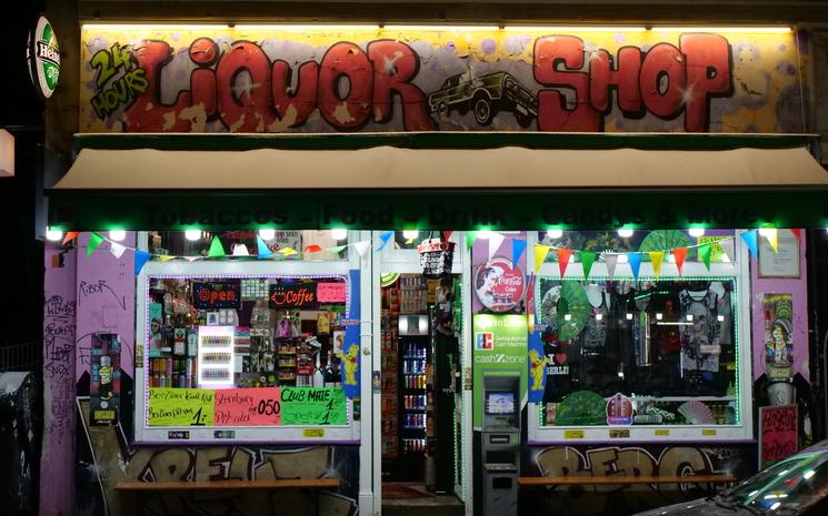 Devanture d'un späti sur la Brückenstraße