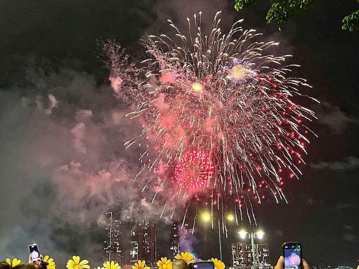 Têt 2026 : Ho Chi Minh-Ville célèbre l’année du cheval sous les feux d’artifice