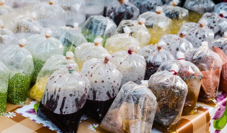 Nourriture sous plastique Thaïlande 