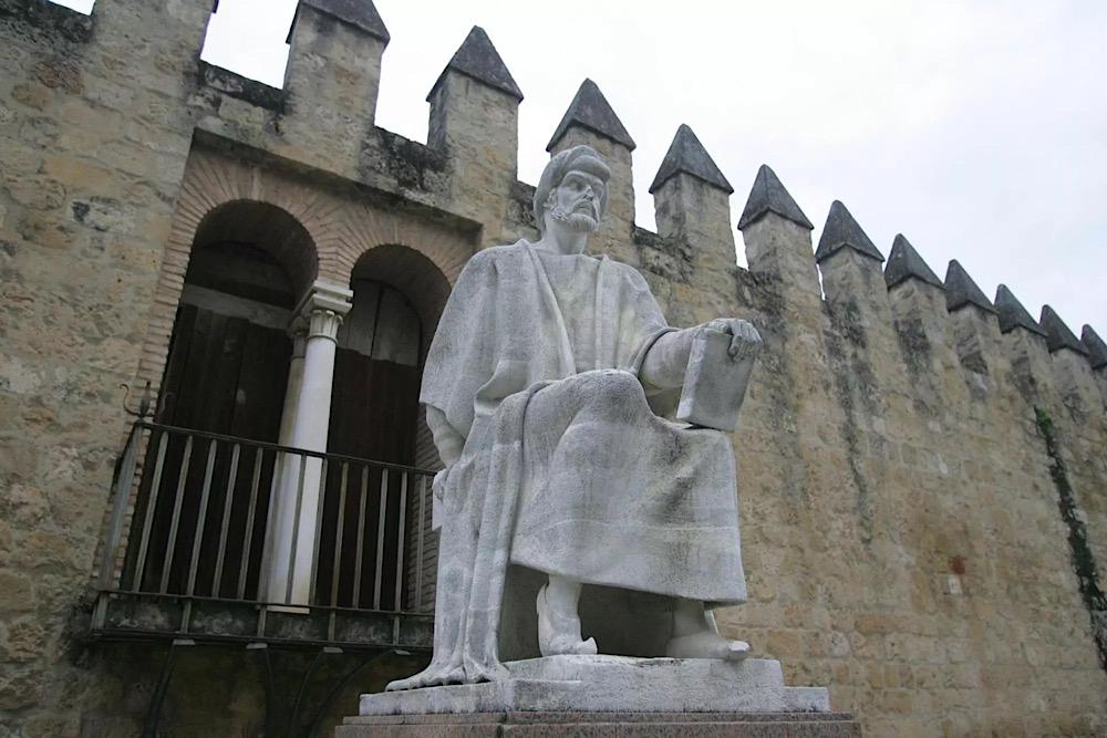 Estatua de Averrroes en Córdoba. / CÓRDOBA