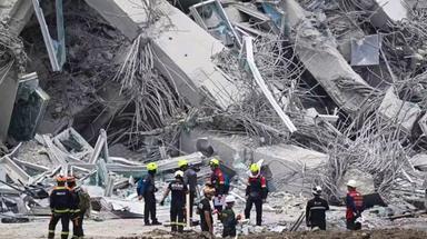 Débris tour effondrée Bangkok 