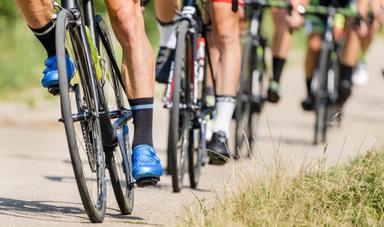 Jambes de cyclistes 