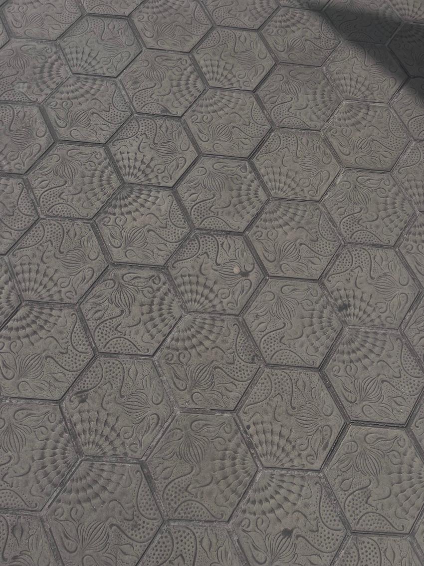 Photo de pavés hexagonaux de Gaudí à Barcelone