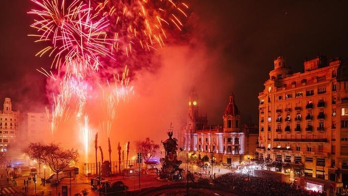 feu d'artifice lors des fallas de valencia en 2026