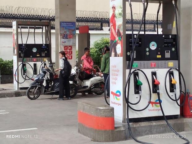 Forte hausse des prix du carburant au Cambodge sur fond de tensions au Moyen-Orient