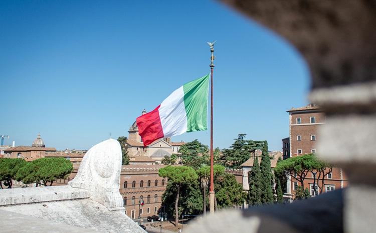 Drapeau_italien_rome_0