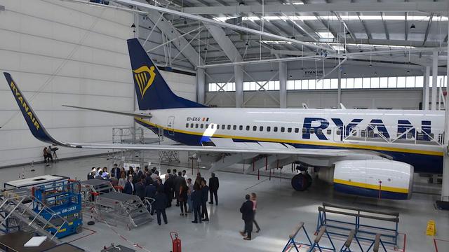 Hangar de Ryanair à Séville / JOSÉ ÁNGEL GARCÍA @diariodesevilla.es)