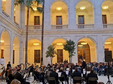 Saison 2025-2026 de l’Orchestre de la ville de Malaga … pour des moments uniques et gratuits. Le Musée de Malaga, place de la Aduana, accueille ce dimanche 3 mai, à 12 h, le prochain concert avec un répertoire composé de musique contemporaine et espagnole
