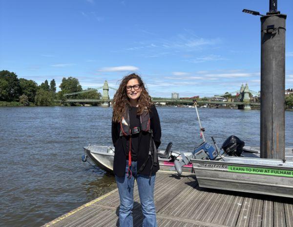 Julia Philipson, cheffe de développement du FRBC, devant la Tamise