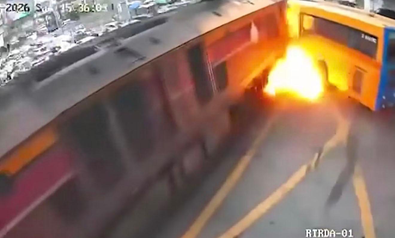 Accident train bus Bangkok 