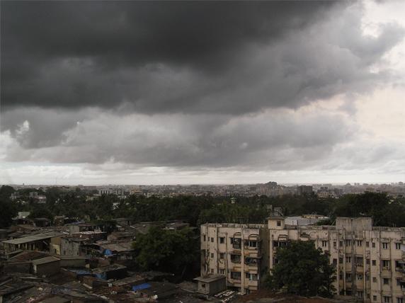Mumbai_india_monsoon_clouds