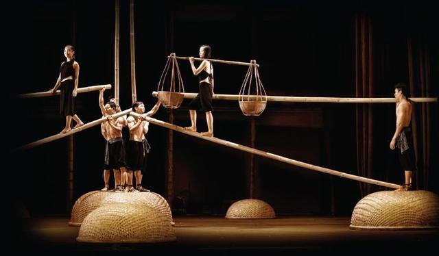 A O Show : Le spectacle de Lune Production qui illumine l’Opéra d’Ho Chi Minh Ville 