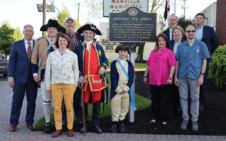 Manville, dans le New Jersey, célèbre Rochambeau avec un panneau historique